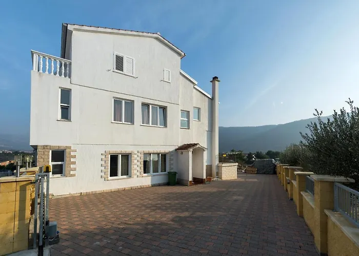 By The Sea Grebastica, - 4254 *