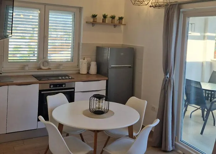 By The Sea Grebastica, - 4254 *